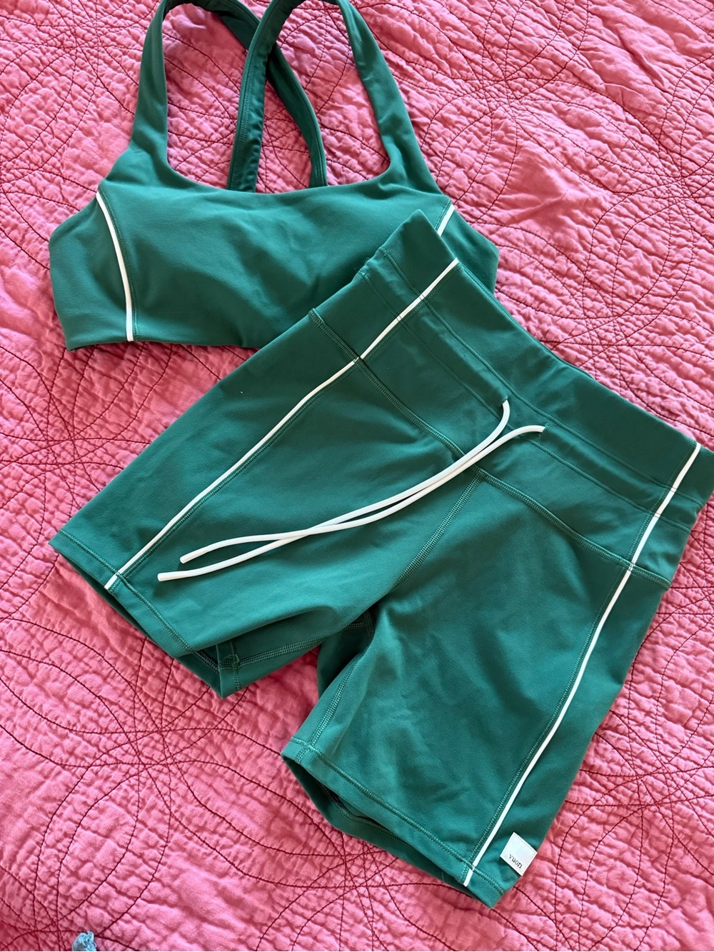 Vuori workout set